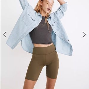 MWL Form High-Rise 7" Biker Shorts in Kale